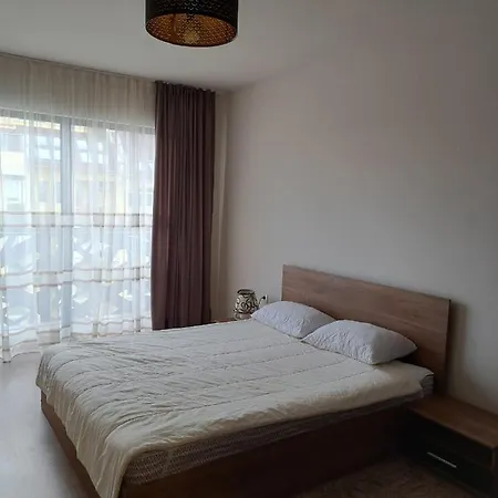 Apartament 1 *